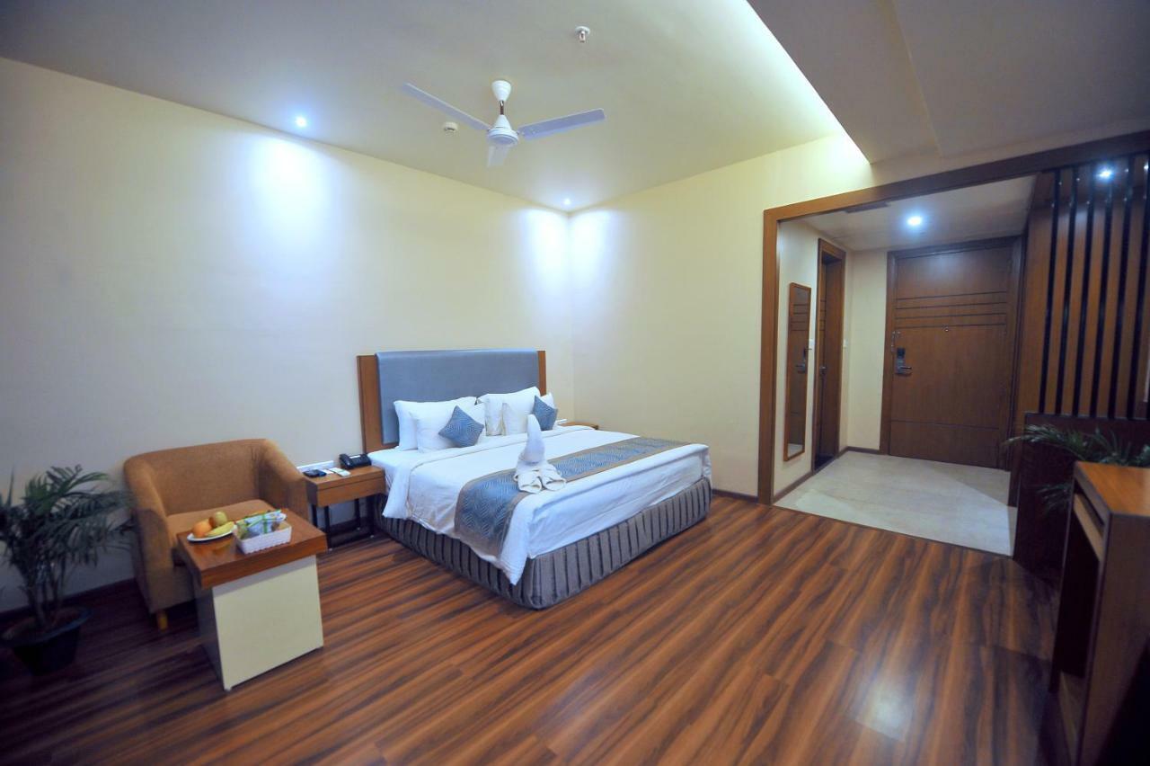 Pipul Padmaja Premium Hotel Bhubaneswar Extérieur photo