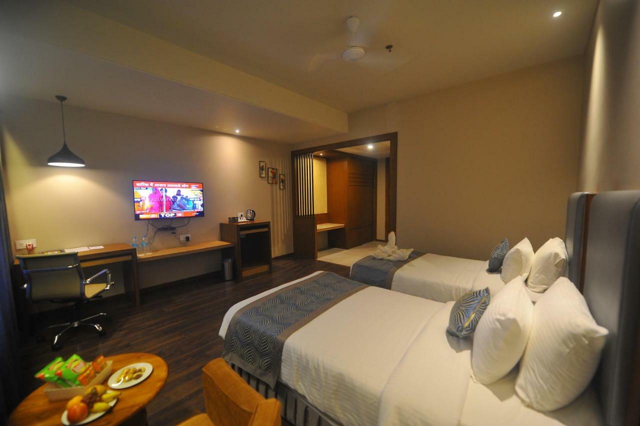 Pipul Padmaja Premium Hotel Bhubaneswar Extérieur photo