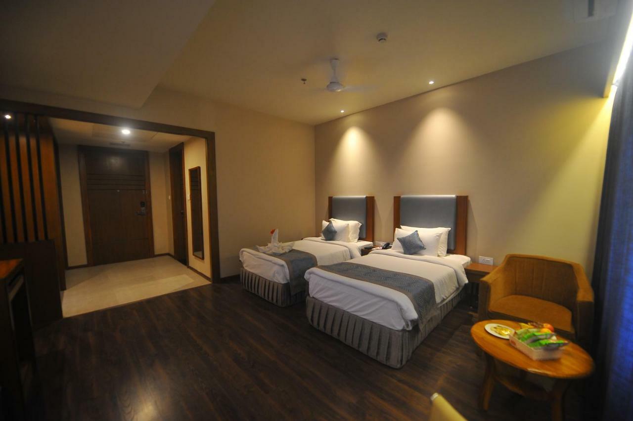 Pipul Padmaja Premium Hotel Bhubaneswar Extérieur photo