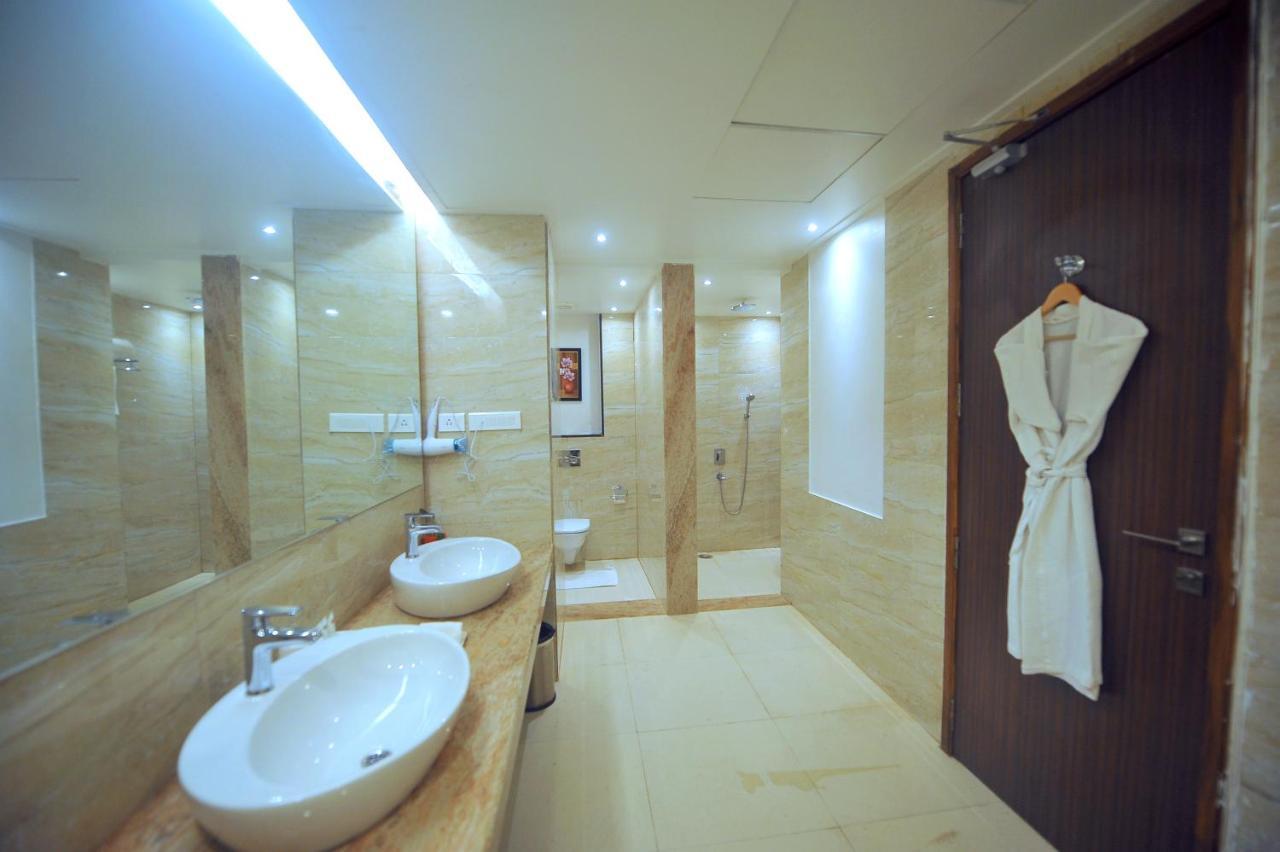 Pipul Padmaja Premium Hotel Bhubaneswar Extérieur photo
